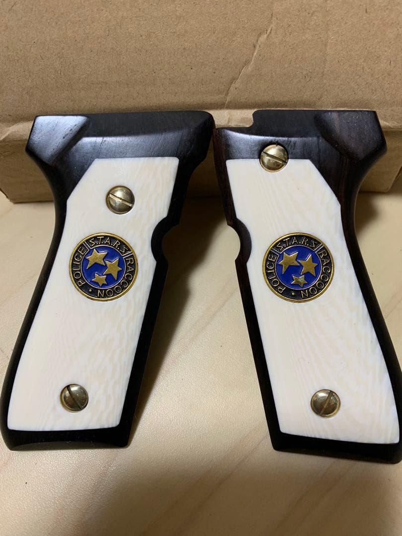 レア物　新品ベレッタ m9用サムライエッジ風　木、特殊樹脂製グリップ　象牙風 ベレッタ/beretta 全商品の一覧｜エアガン.jp