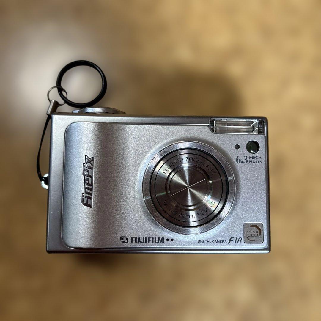 Fujifilm FinePix F10 コンパクトデジタルカメラ Amazon | FUJIFILM デジタルカメラ FinePix(ファインピックス) F10 FX