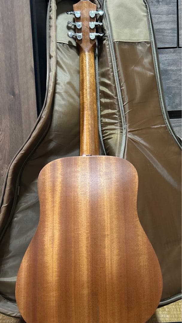 Baby Taylor Mahogany BT2