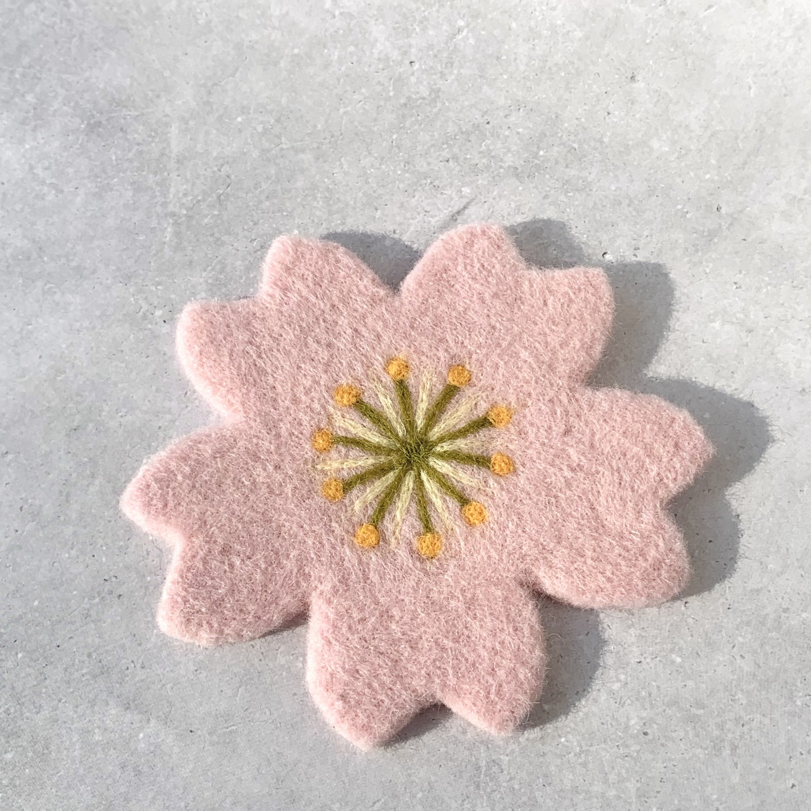 羊毛フェルトの桜コースター[No.1]：さくら ピンク 春 キッチン雑貨