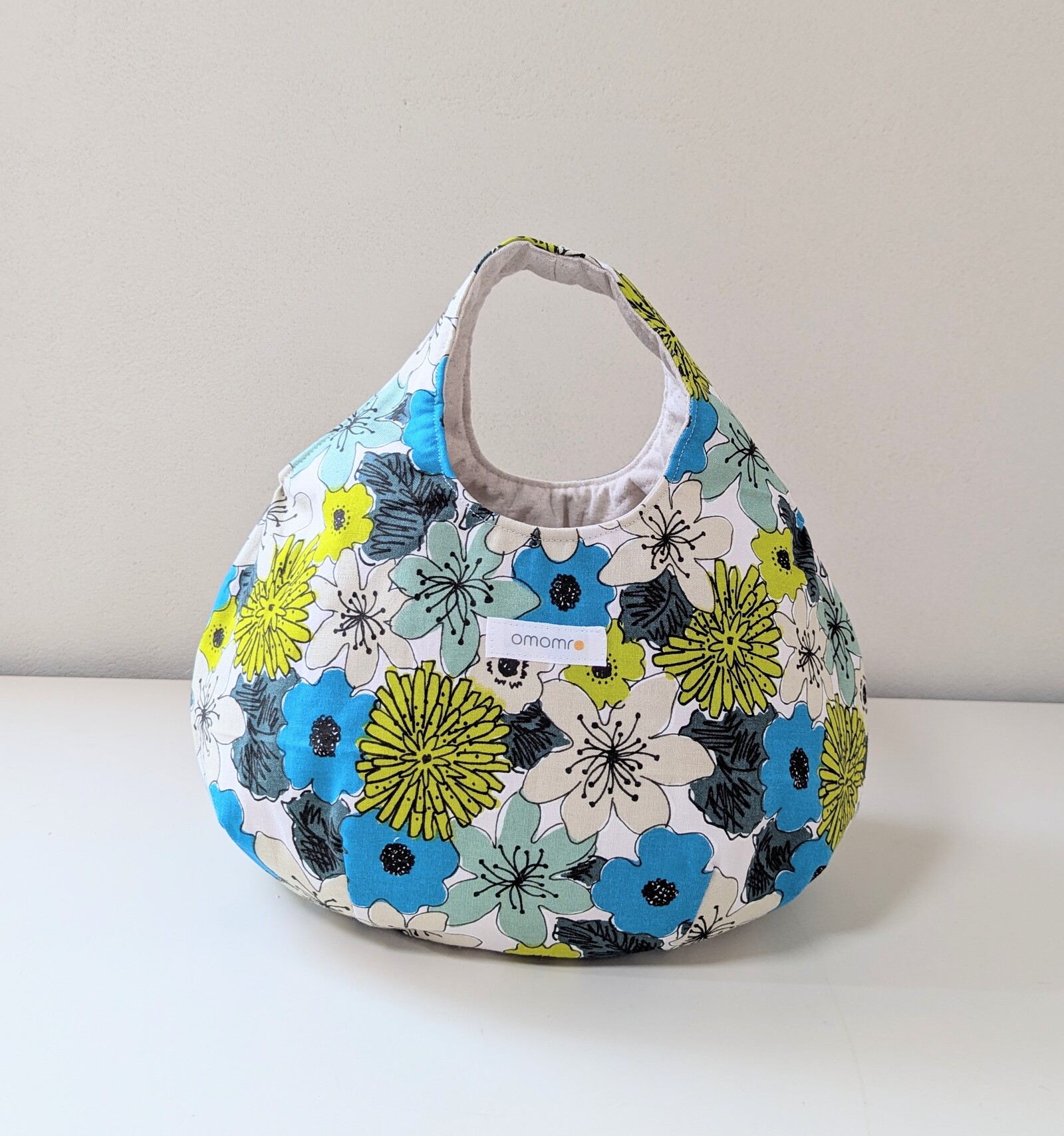 ころりんバッグ キルティング トートバッグ 北欧花柄 - omomro | minne