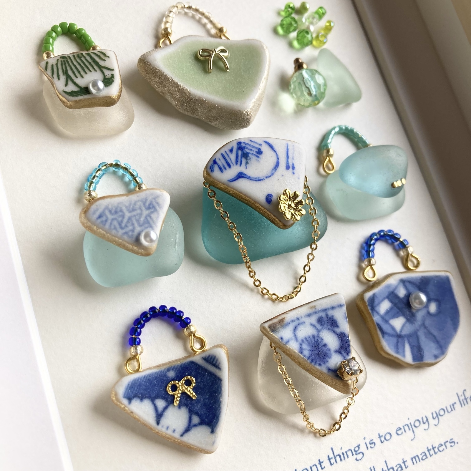 新作・一点もの】シーグラスの小花 植物 花 シーグラスアート シー