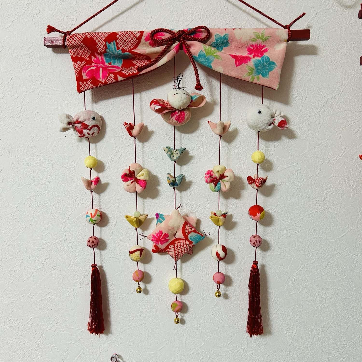 可愛いおくるみ人形の吊るし飾り ちりめん細工 ひな祭り うさぎ 正絹