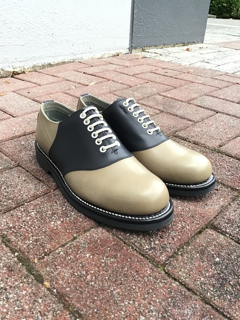 雨の日もおしゃれなサドルシューズ | 靴のリーガルコーポレーション