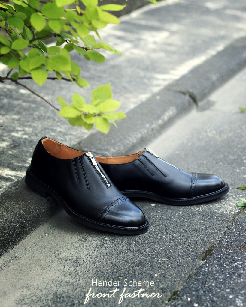 Hender Scheme(エンダースキーマ)】足元を上品に演出できるレザー