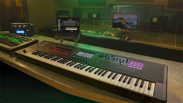 Roland - FANTOM 8 | Synthesizer Keyboard