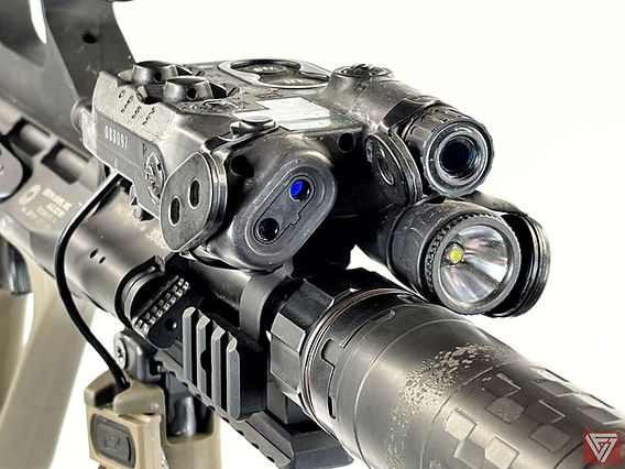 Review: Insight PEQ-16, The PEQ-15 With White Light