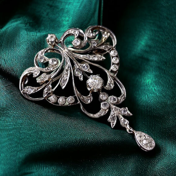 アンティークジュエリーの魅力とは？—その価値と魅力を解析