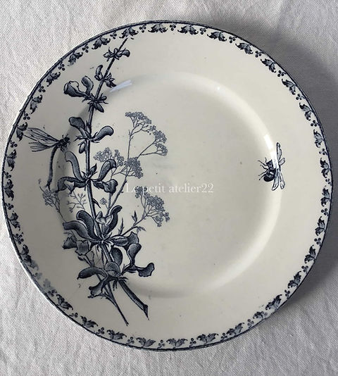 フランス アンティークプレート 皿 サルグミンヌ 21cm (No5 花B-蜂