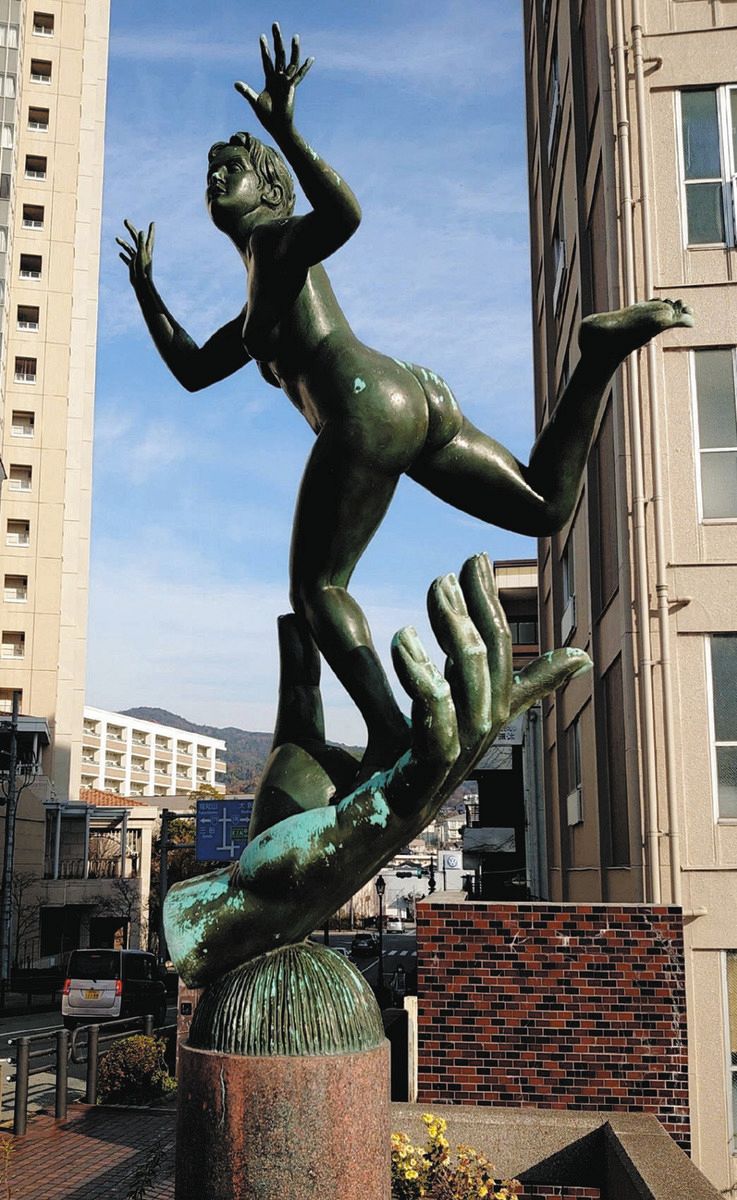 街角の「裸婦像」はヌード？アート？ 公共空間にあふれているのは日本