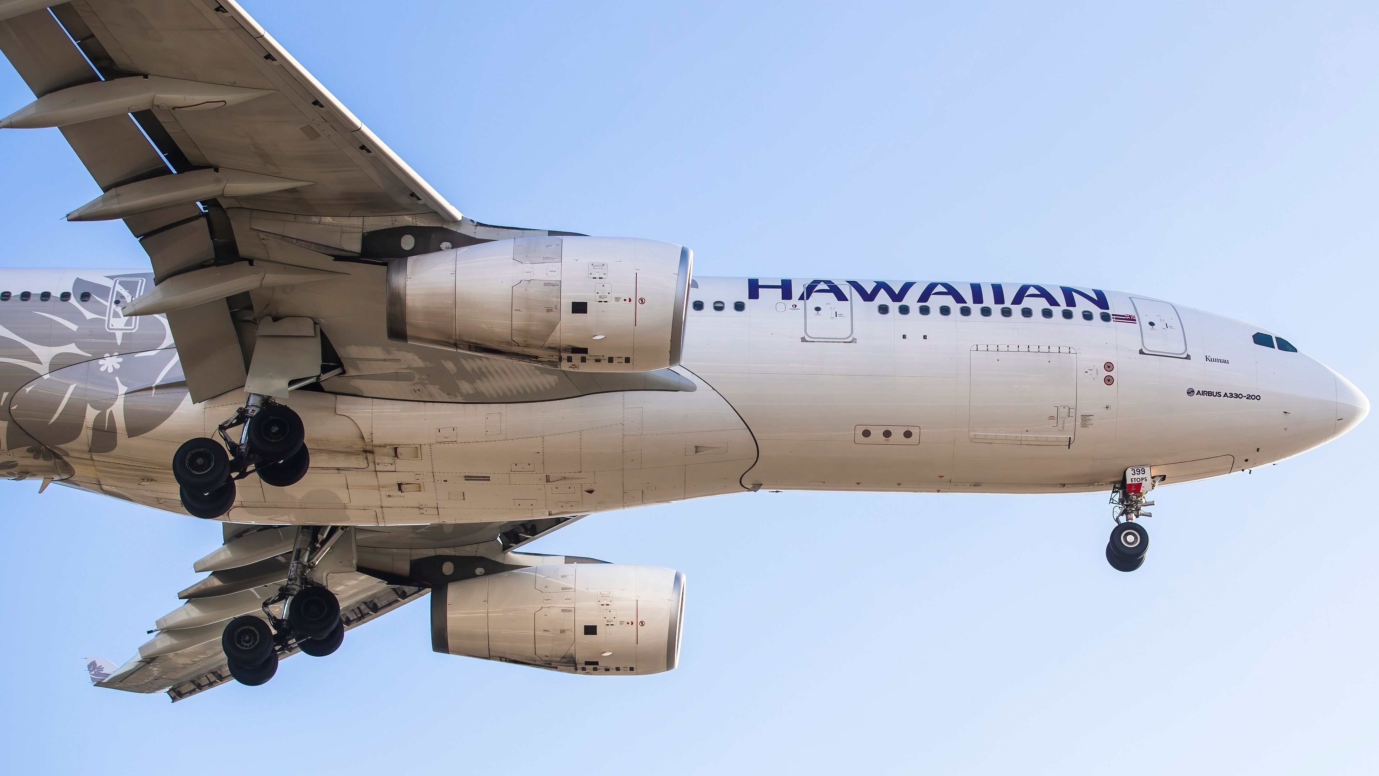 Hawaiian Airlines Airbus A330-200 Returns To Seattle After Smoke