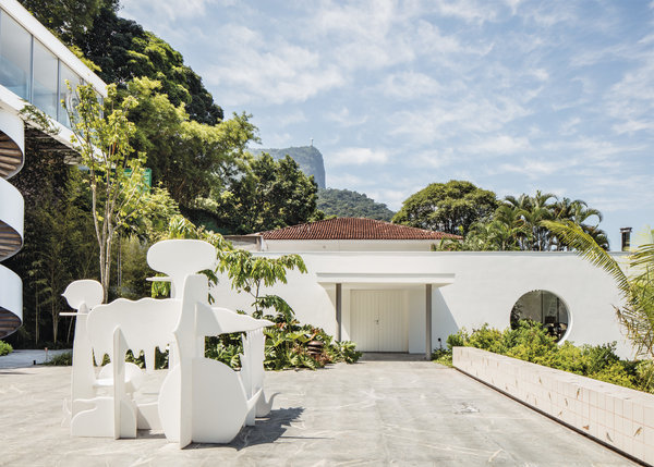Oscar Niemeyer Defined Modern Brazil. Now, an Artist Is Rethinking