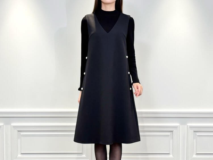 新作入荷情報〈ニットジョーゼットサイドパールボタンジャンパー