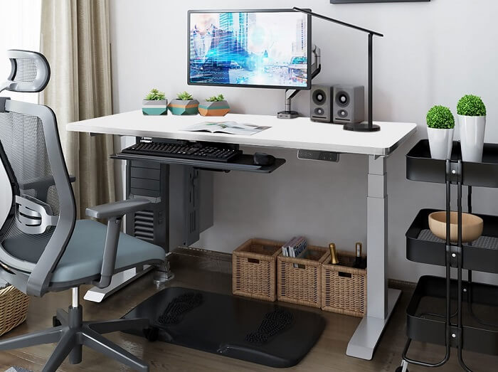 FlexiSpot（フレキシスポット）の電動式スタンディングデスクEJ2