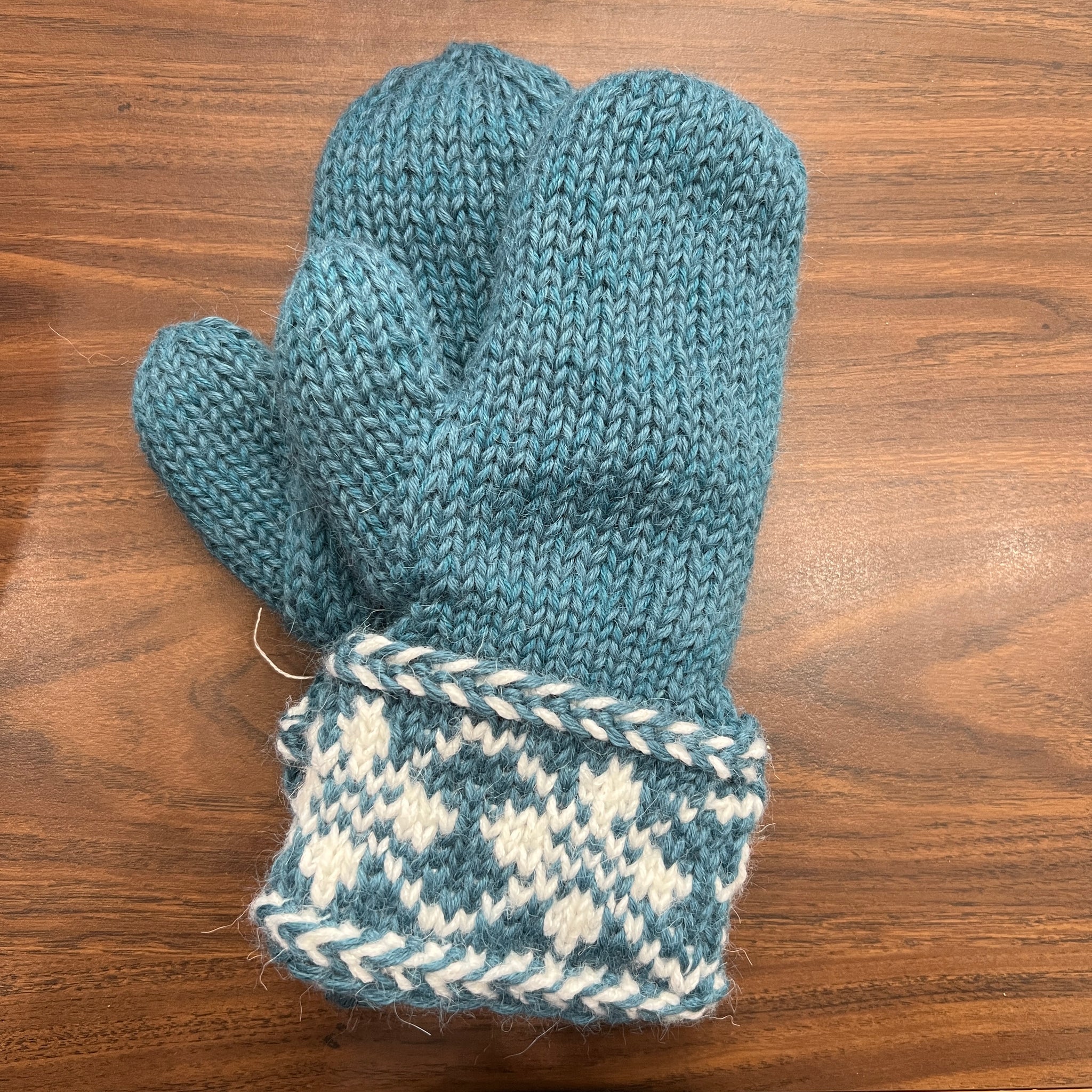 Mama Christa Mittens – StevenBe
