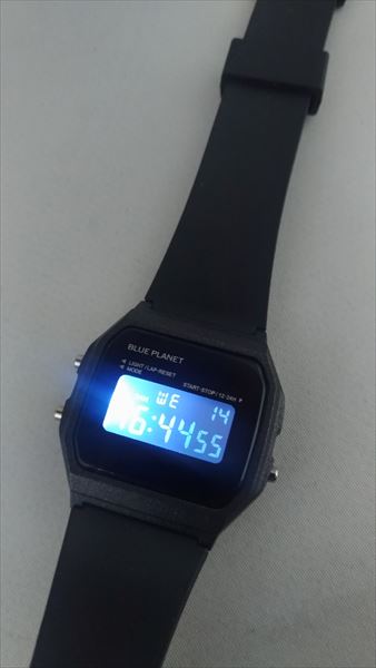 ダイソーの300円腕時計】チプカシ似の「ブループラネット」が素敵