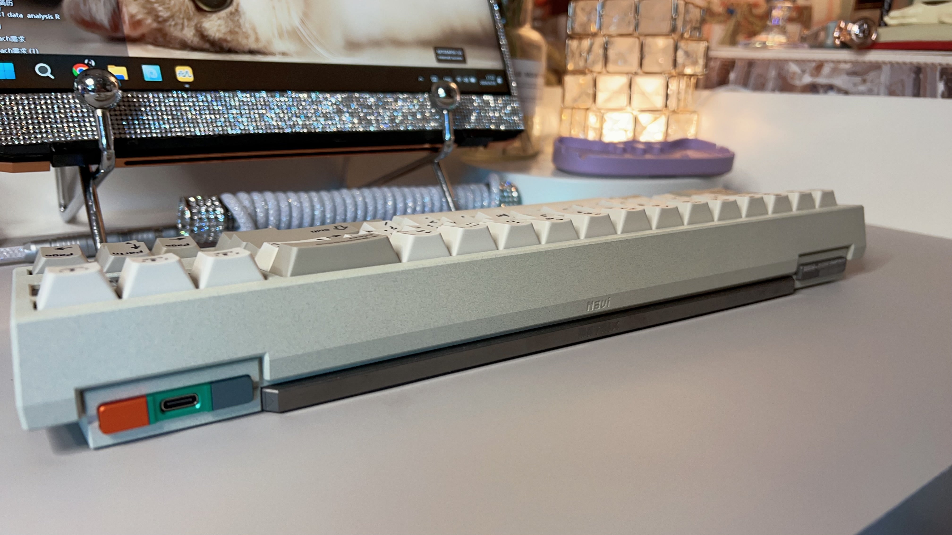 PREORDER「Fully Assembled」Matrix Navi70 Beige Grey Retro Style