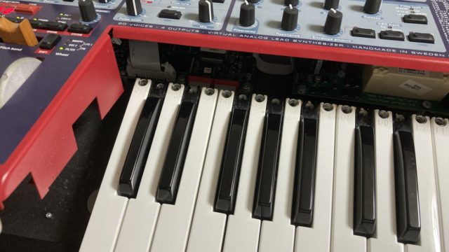 音の鳴らないNord Leadの鍵盤を自力で修理してみた！ | スタジオ翁