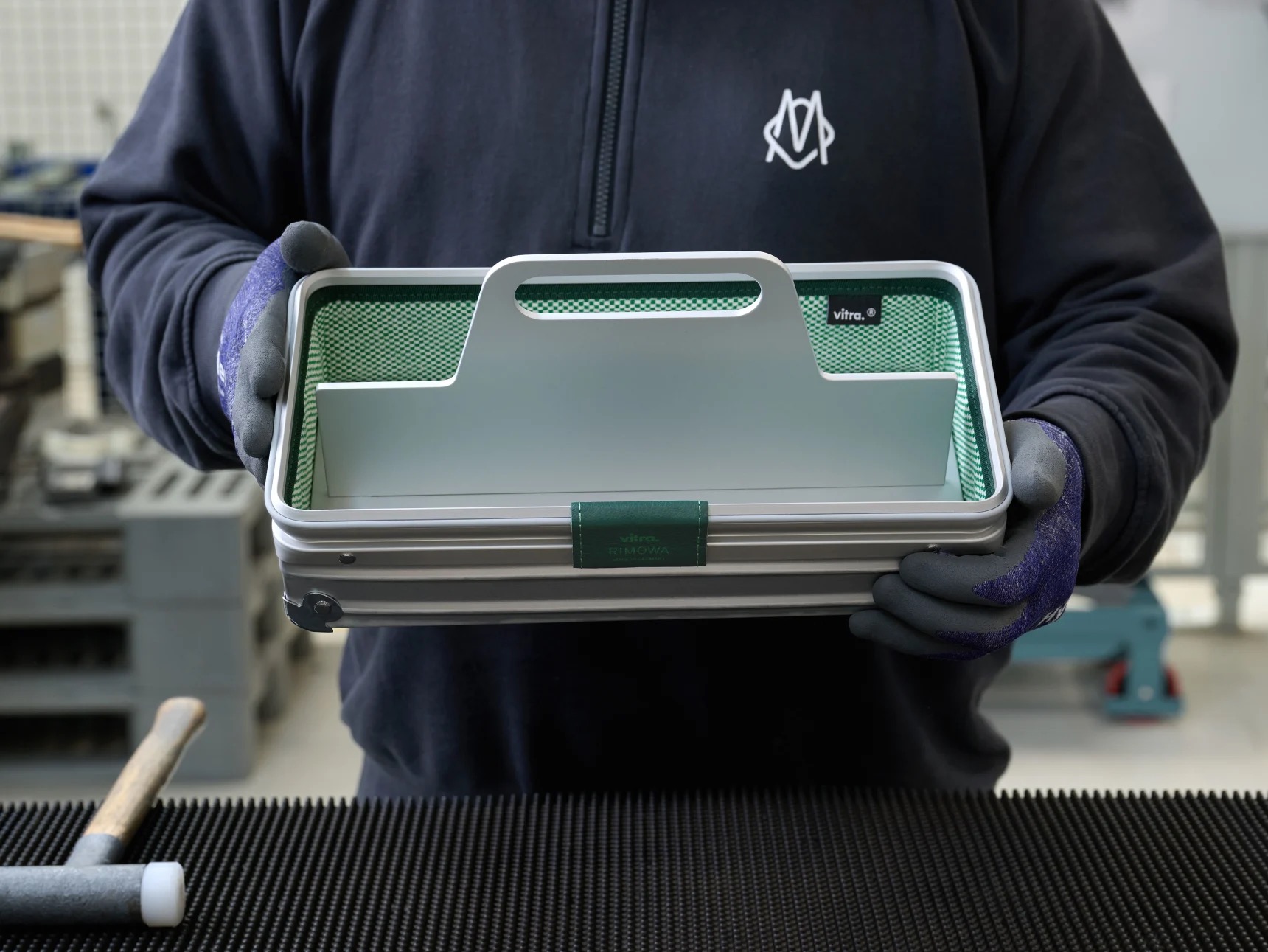 RIMOWA メタリックケースのトランプ RIMOWA メタリックケースのトランプ