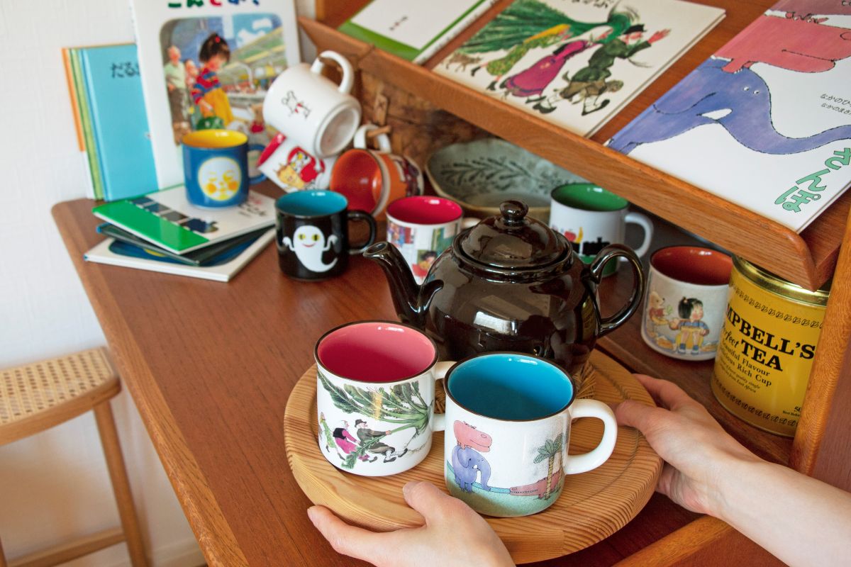 大ヒット】絵本ナビオリジナル「ロングセラー絵本マグカップ」待望の