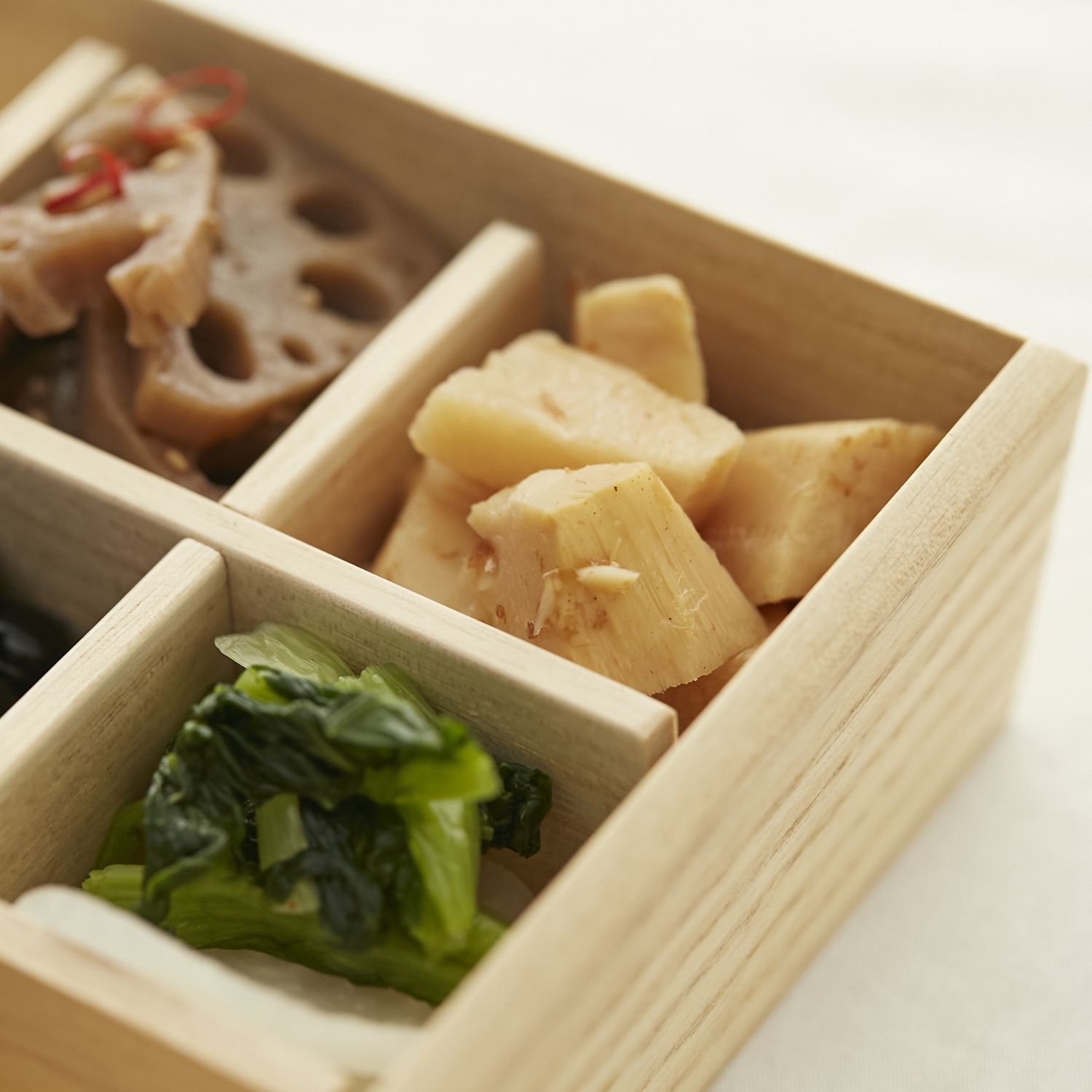 増田桐箱店/入れ子重箱（3段）仕切りつき -コンパクトに収納できる、桐