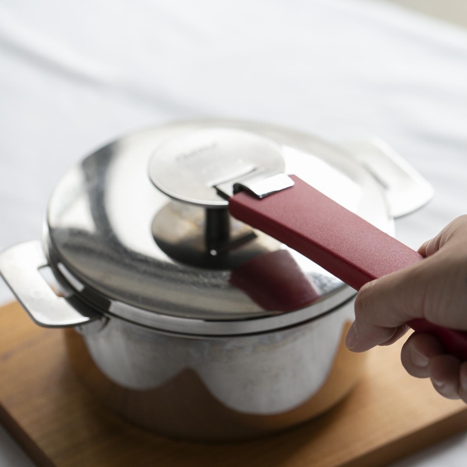 CRISTEL/グラフィット 深鍋 14cm -収納性抜群！ハンドル着脱式の