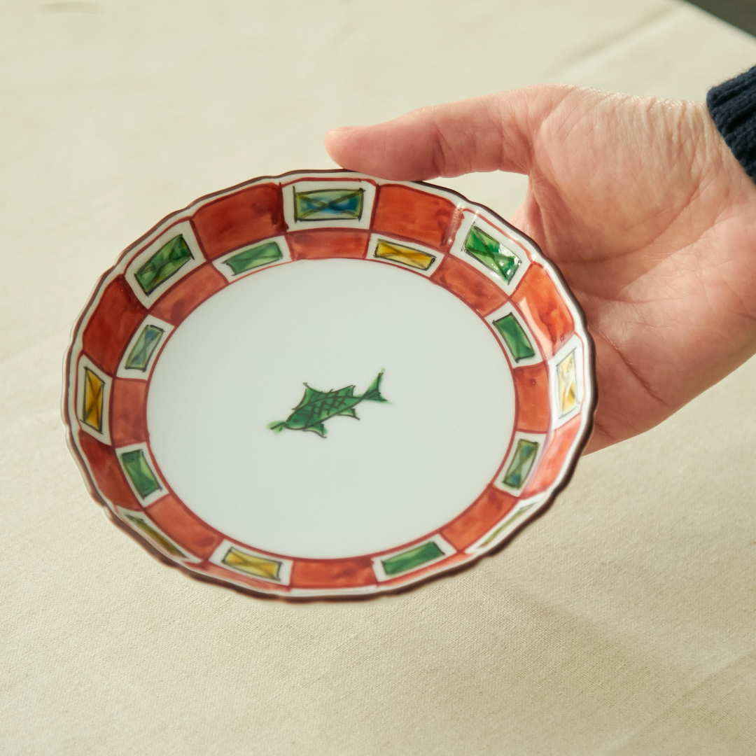 与山窯 桔梗渕4.5寸皿 色絵三方富士菊花文 -ハレの日の席を彩り豊かに