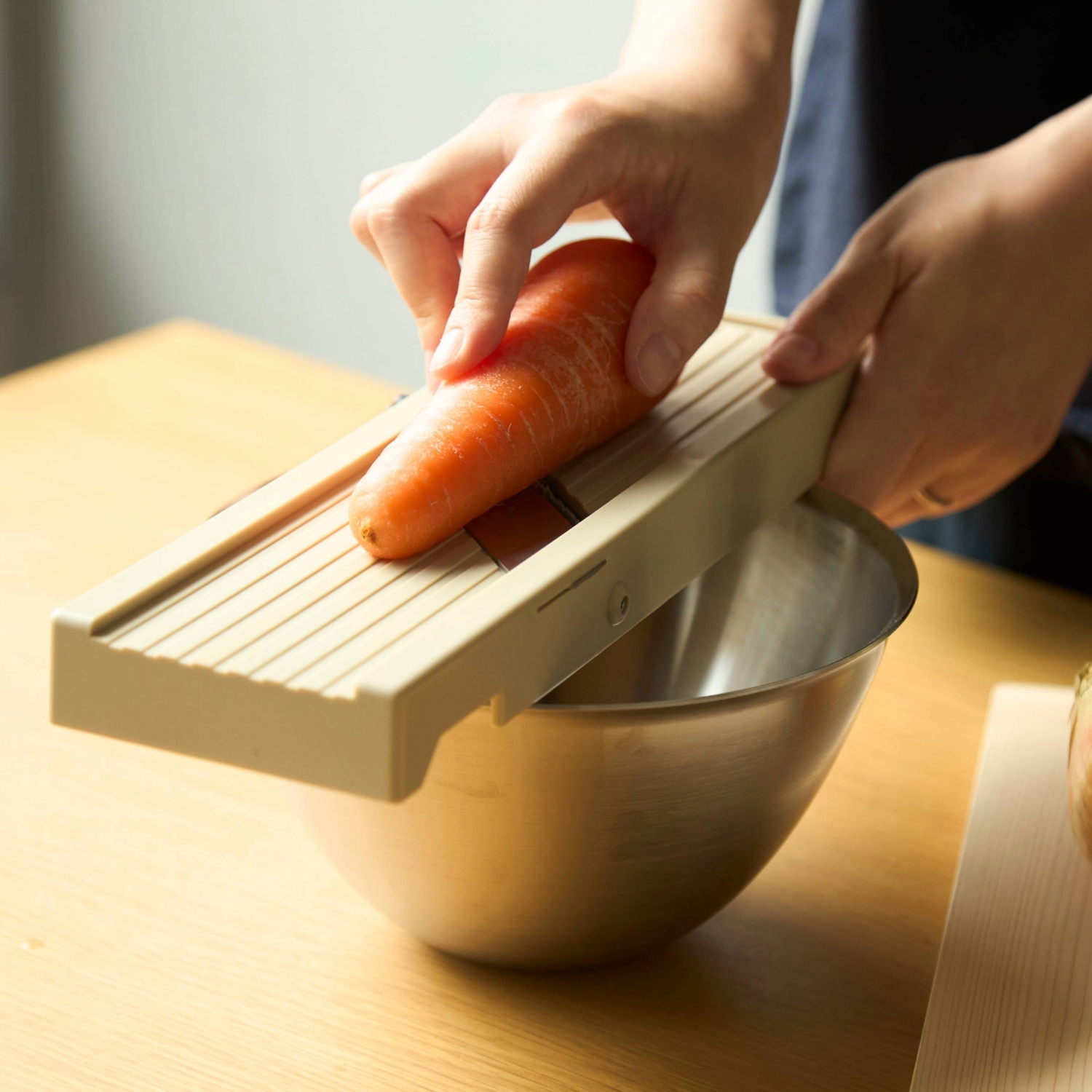 千葉工業所/キレルワア -野菜丸ごと、薄切りも細切りもスイスイできる