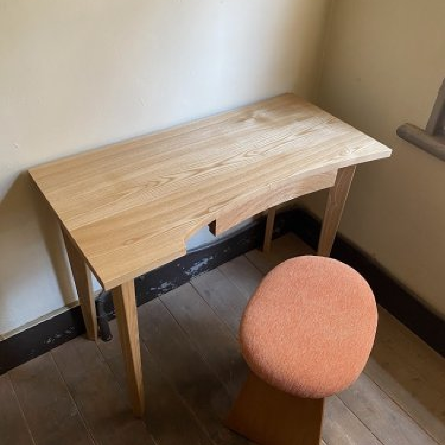 utatane/リトルデスク -狭くても自分だけの空間が作れる、あたたかみ