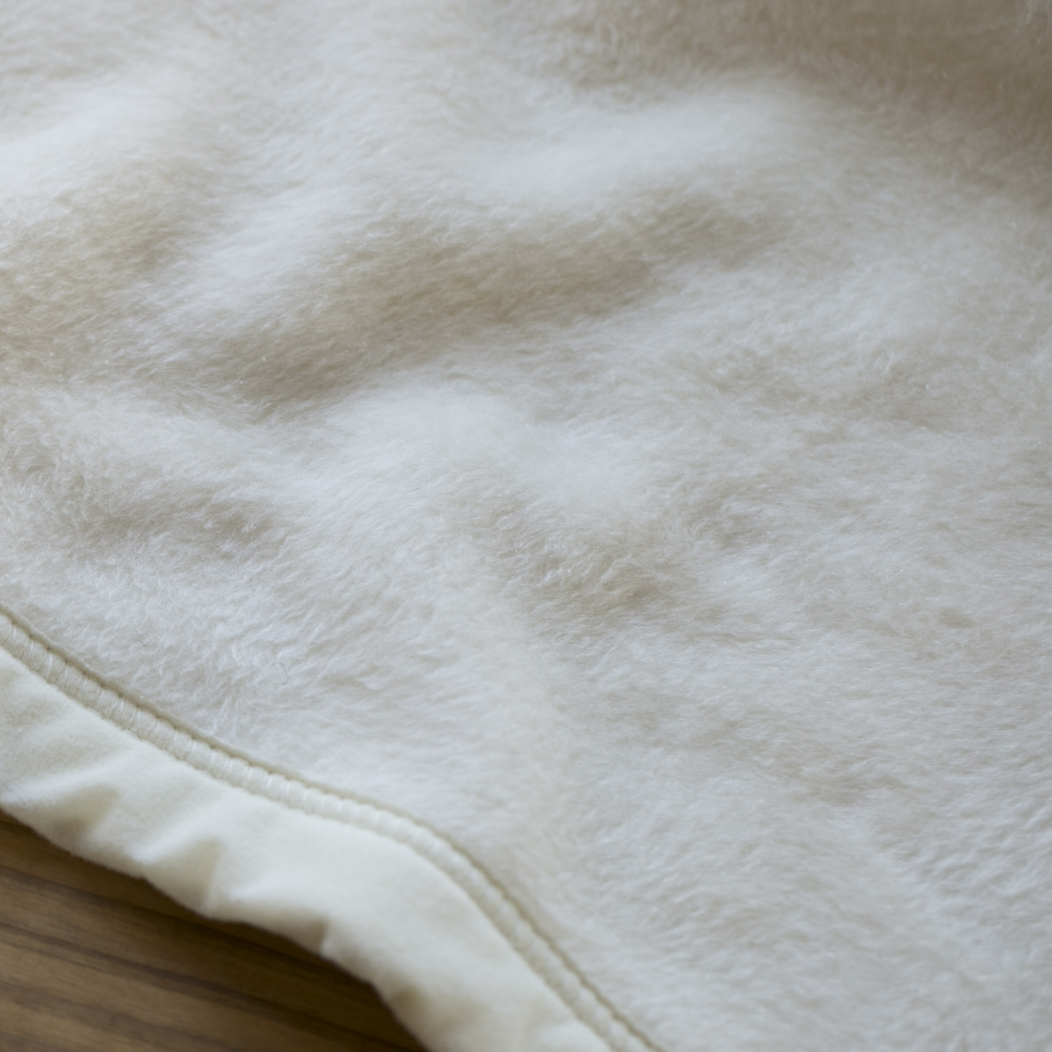 三井毛織/シルクの国産ブランケット シングル 2枚組 -睡眠の質が確実に