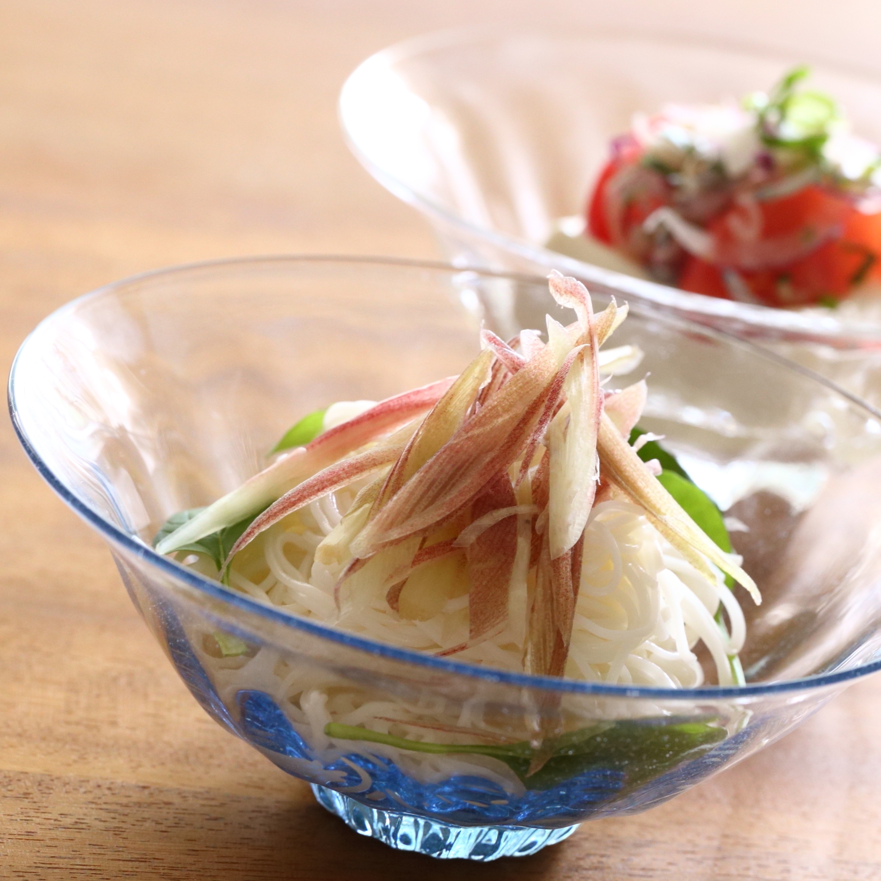 ヒロイグラススタジオ/モール鉢 GRICE -何を盛りつけても美しく決まる