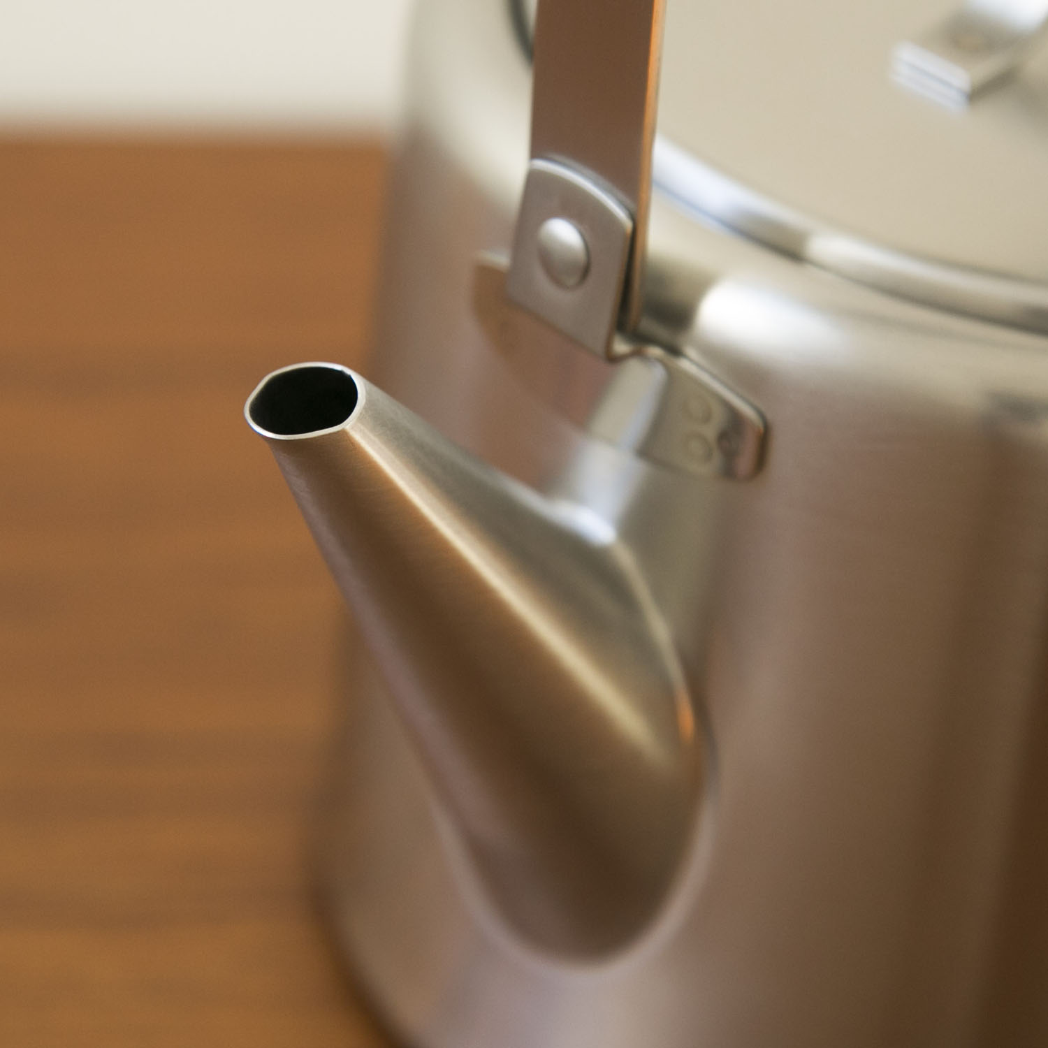 工房アイザワ/ストレートケトル 2.0L マット -細い注ぎ口でコーヒーも