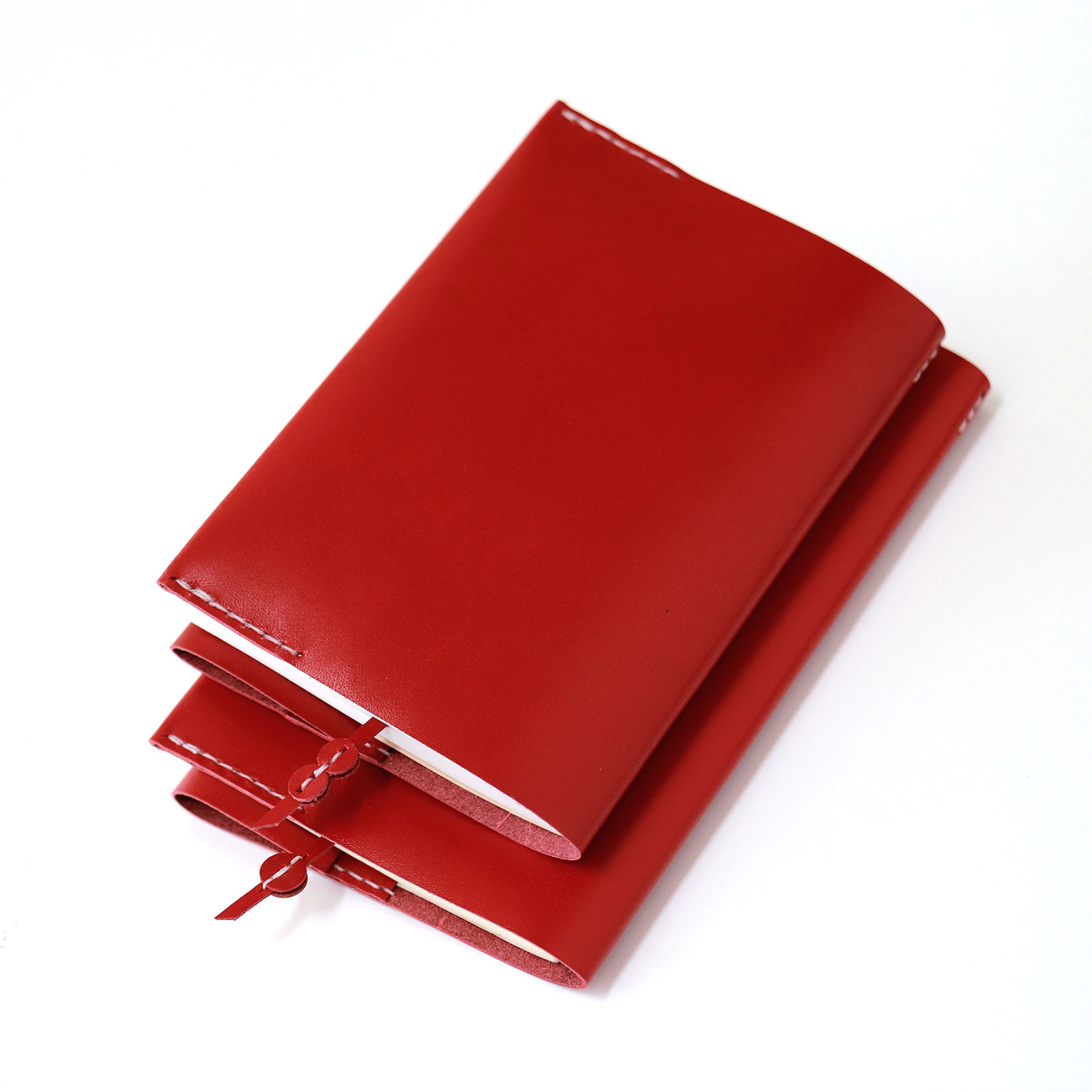 KAKURA/文庫サイズ レザーブックカバー -ハンドメイドで作られる牛革の