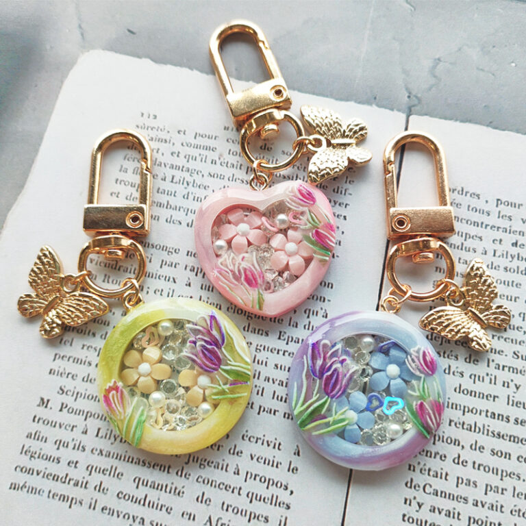 UVレジン】チューリップが可愛い💛ミニハートシェイカーキーホルダーの