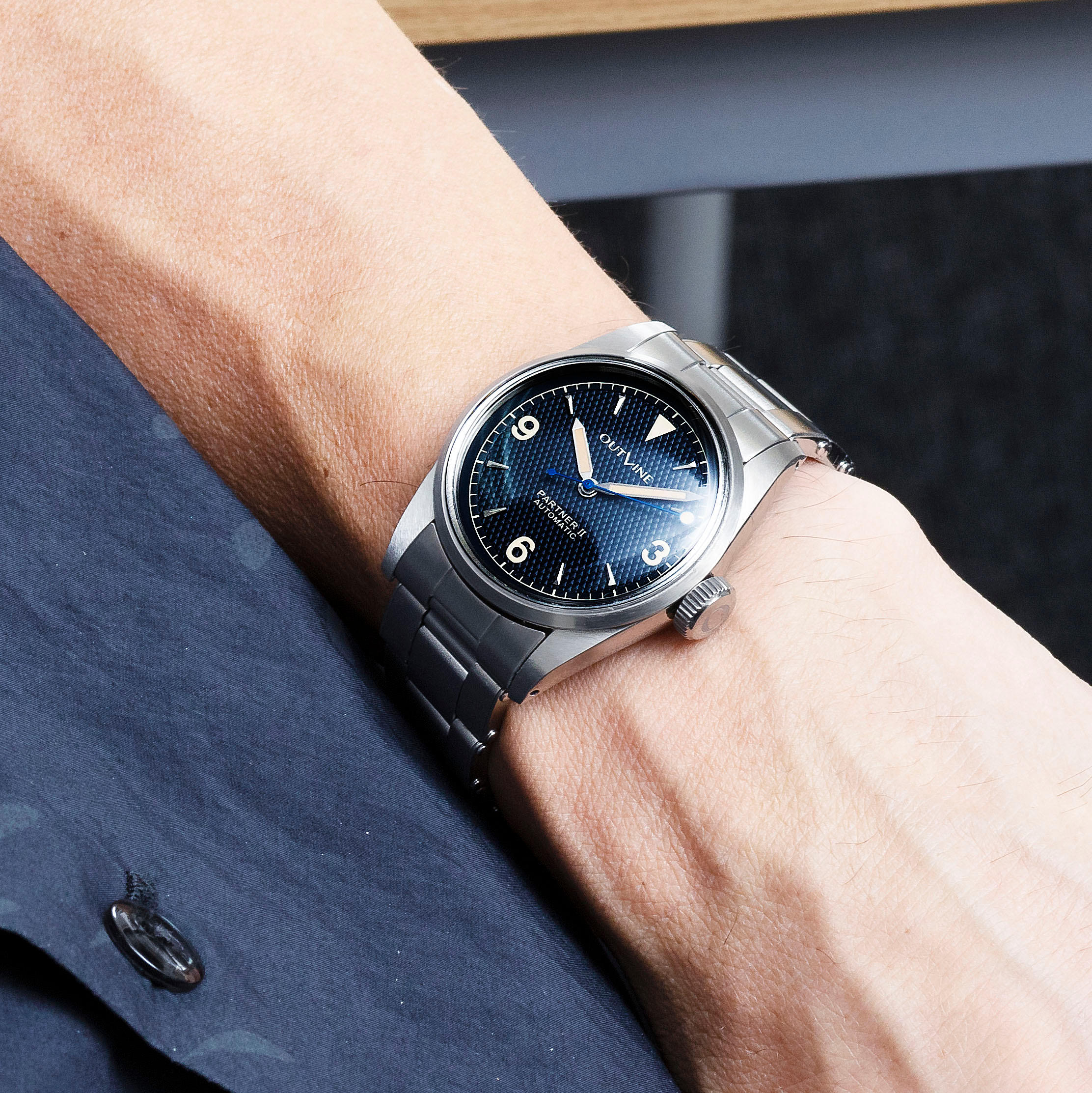 1950年代のハニカム文字盤を再現した、待望の第2弾“アウトライン