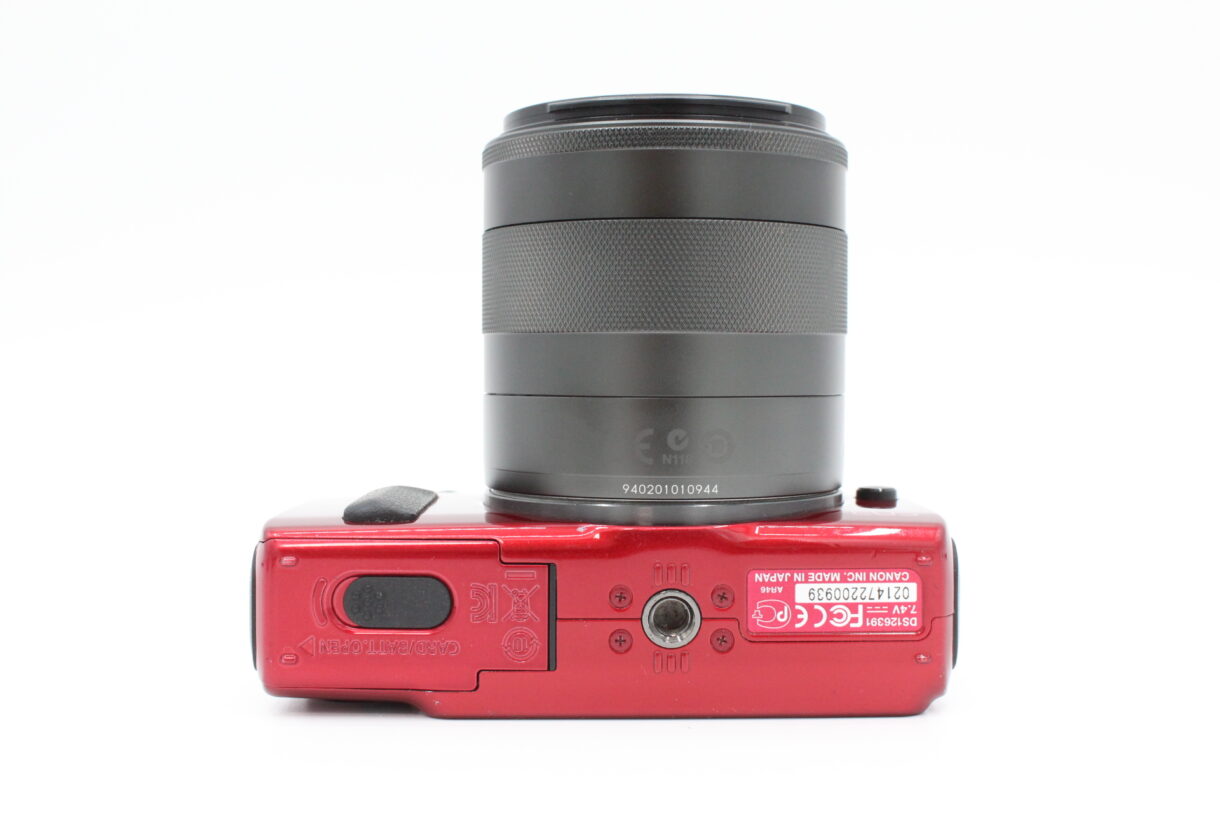 良品】CANON キヤノン ミラーレス一眼カメラ EOS M レンズキット EF