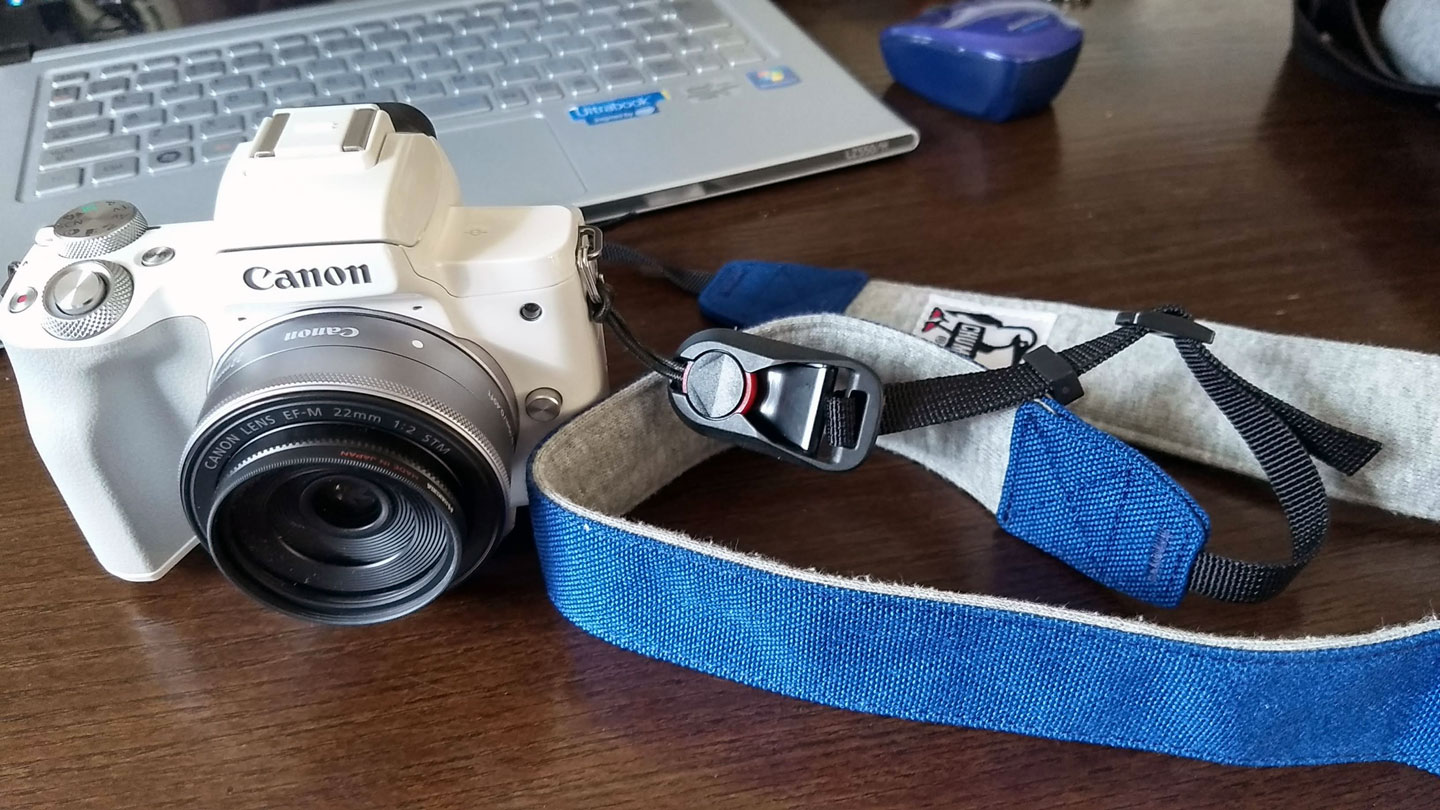 EOS kiss Mなど小型ミラーレスカメラにおススメのストラップ | すけ氏