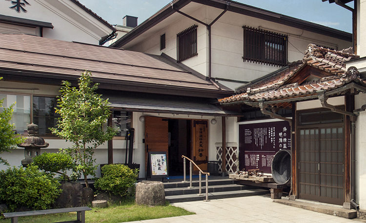 伝承蔵｜施設紹介｜会津塗伝承館 鈴善