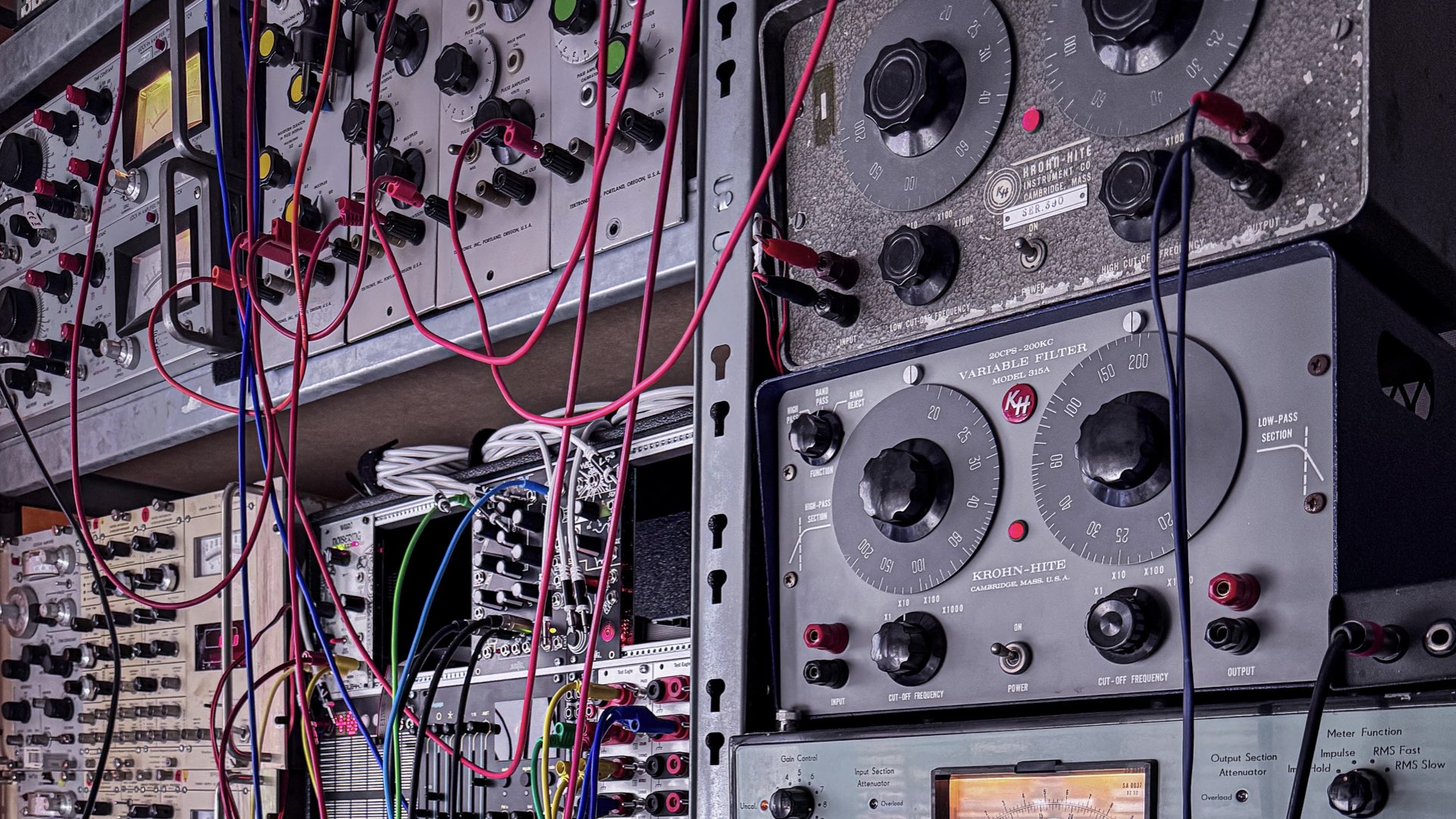 Joranalogue Hainbach Collide 4, an atomic age physics research