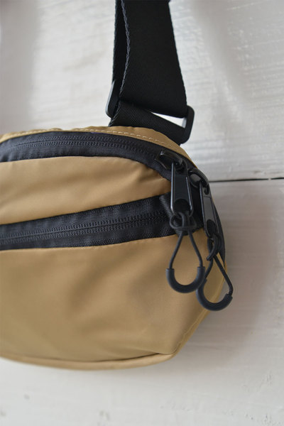 Ampersand (バッグ・財布)】ナイロンボディバッグ 2025/3/30 UP